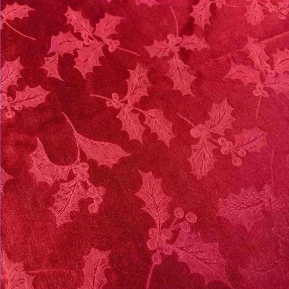 Holly Berry fabric rectangle  tablecloth for the Holidays NWOT 55” w x 97” l - Picture 3 of 7